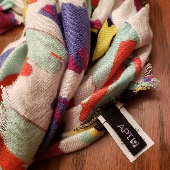 Multicolor infinity scarf - Picture 3 of 3